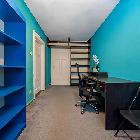 Апартаменты Trzebnicka Spacious By Bookinghost *