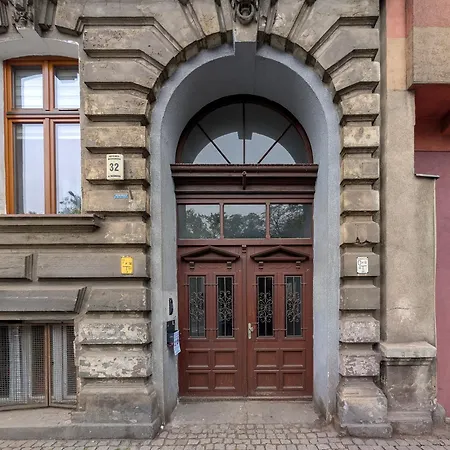Апартаменты Trzebnicka Spacious By Bookinghost